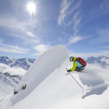 Haus Anna Apartments Langen am Arlberg Buitenkant foto